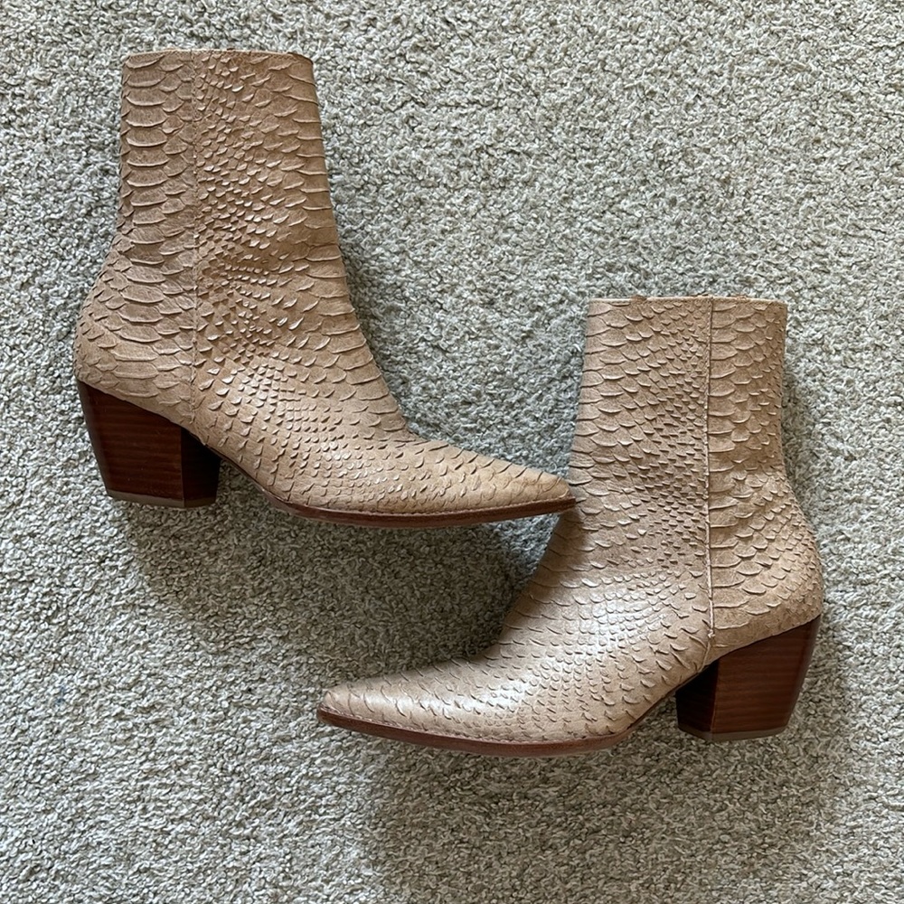 Matisse textured boots